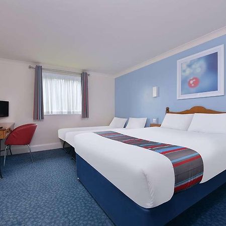 Travelodge Bedford Goldington Road Стая снимка