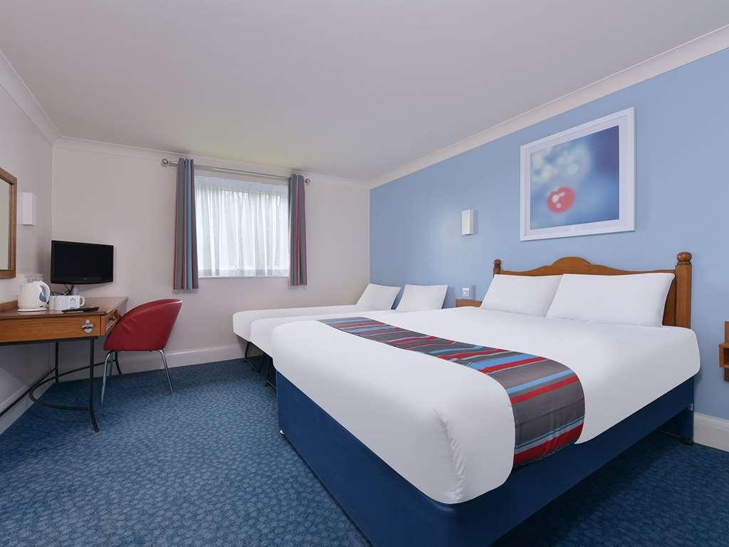 Travelodge Bedford Goldington Road Стая снимка
