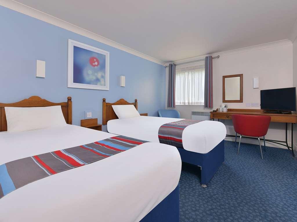 Travelodge Bedford Goldington Road Стая снимка