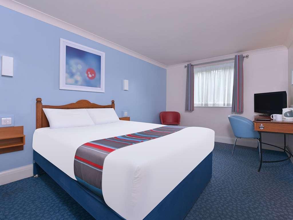 Travelodge Bedford Goldington Road Стая снимка